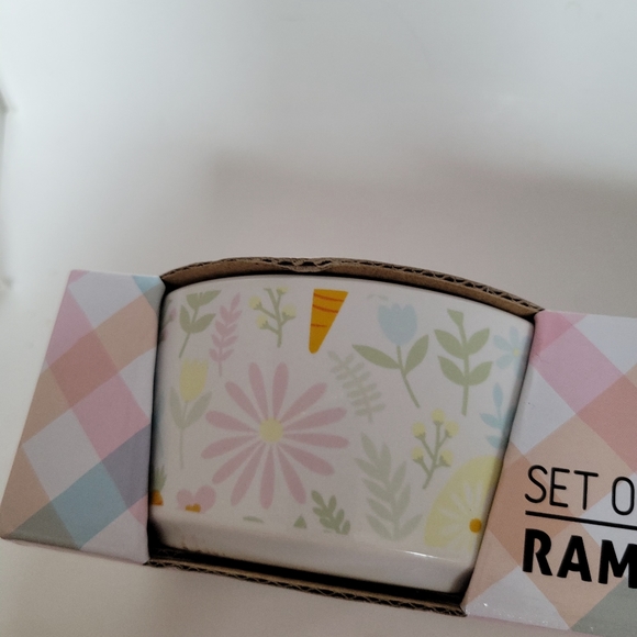 Signature Stoneware ramikens set of 3 Spring themed -pastel print..New in Box - Picture 6 of 6
